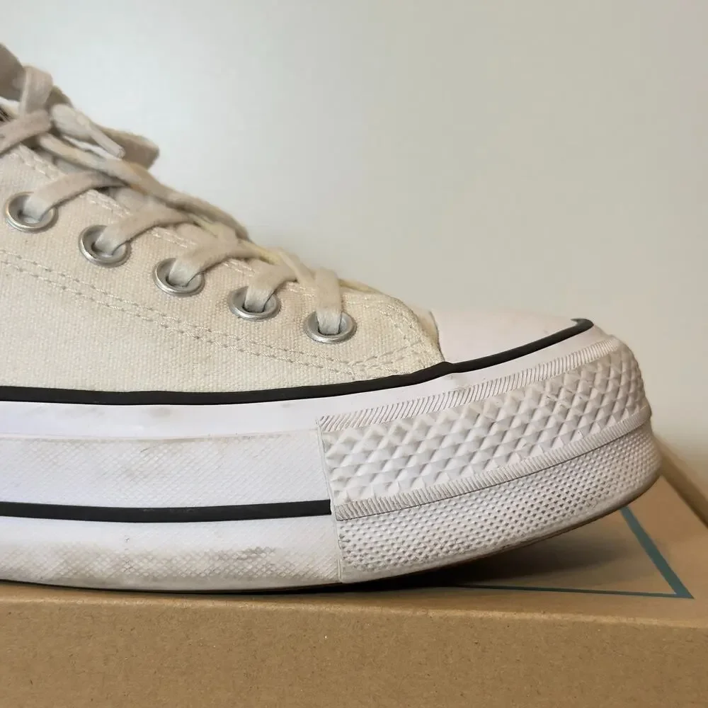 Converse Chuck Taylor All Star Womens 6 Low Top Platform White Canvas Sneakers
